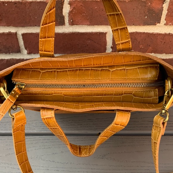 Madewell Zip-Top Leather Transport Crossbody Bag - Picture 5 of 13